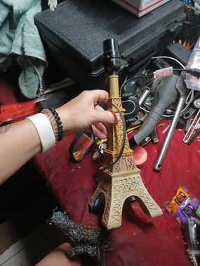 vintage-style table lamp resembles Eiffel Tower- Tested Works